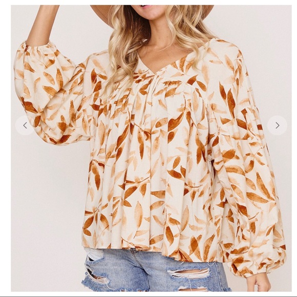 #37 Chic Leaf Print Pleating Top - Picture 4 of 6